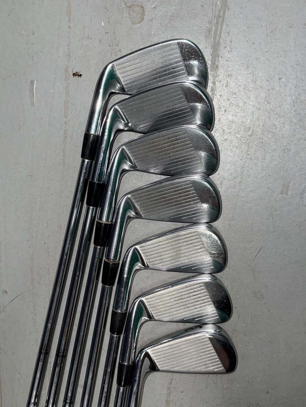 Titleist AP2 710 Forged Iron Set 4-PW Dynamic Gold S300 Stiff Steel - Picture 6 of 13